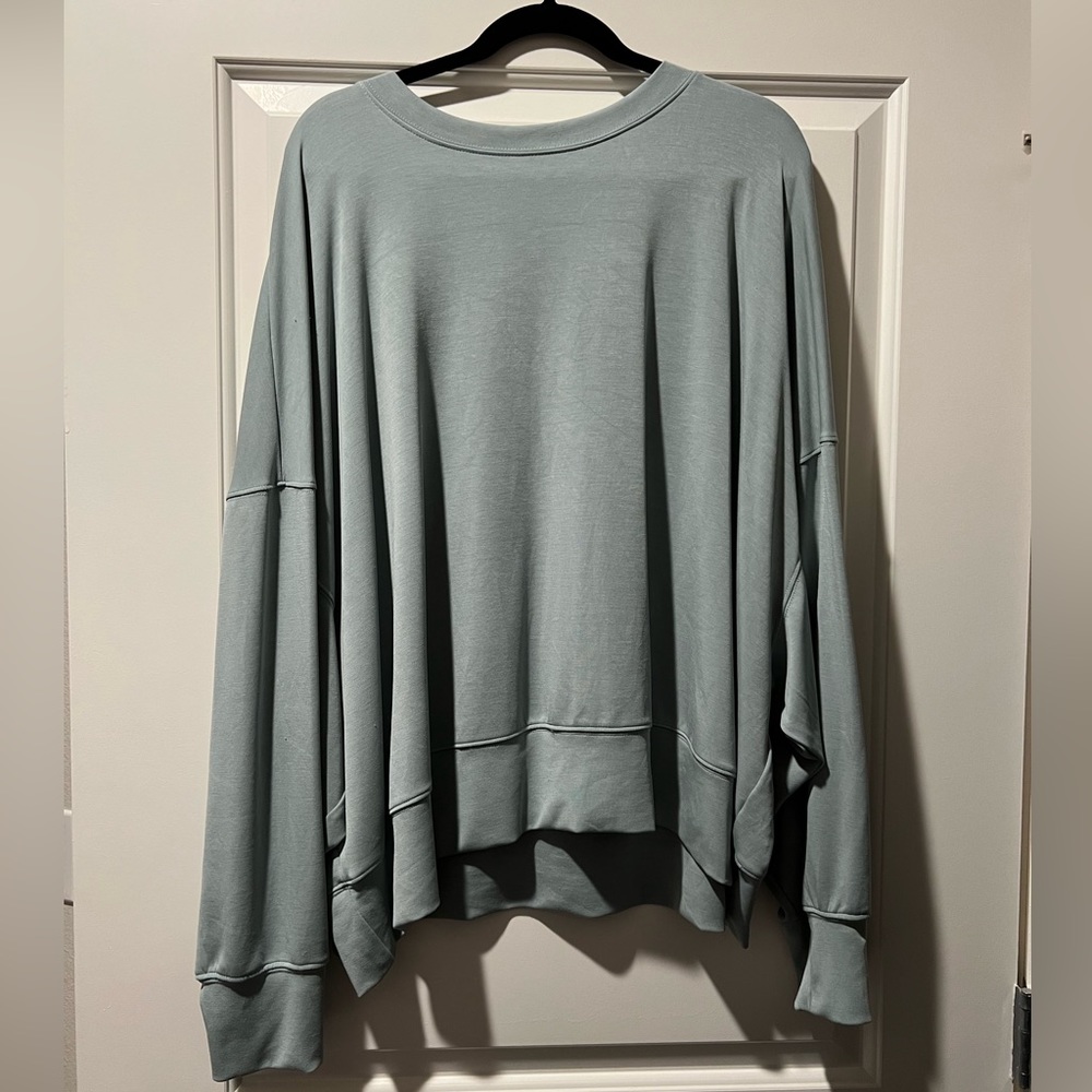 Arula Long Sleeve Lounge Pullover